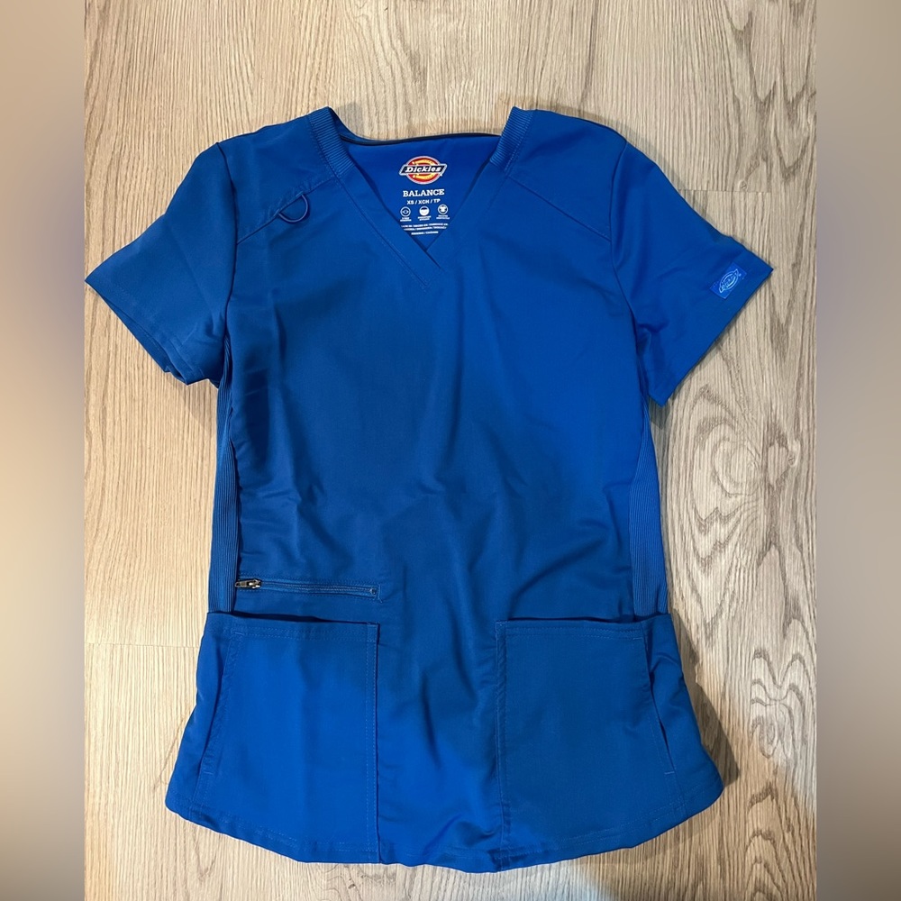 Royal blue Dickies scrub top. XS